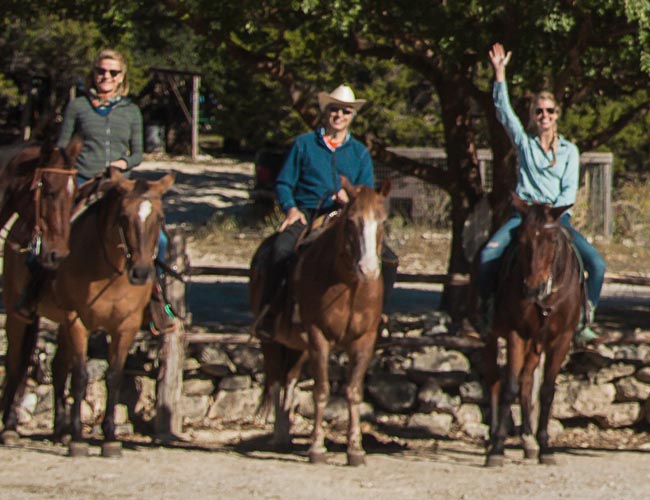 wedding-horseback